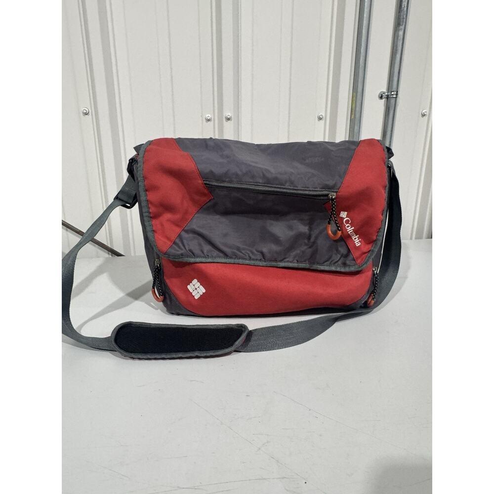 Columbia East Ridge Messenger Bag / Diaper Bag 12"H x 17.5"W x 6.3"D